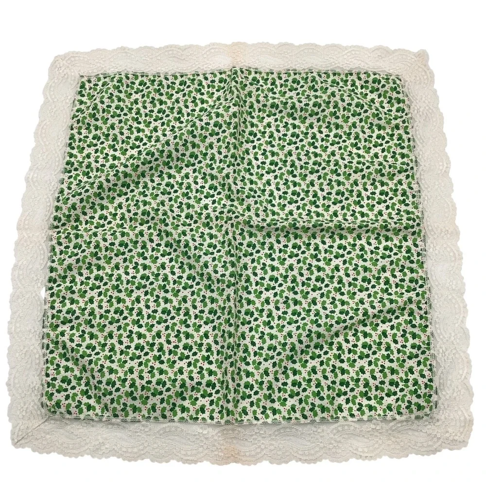 Set‎ of 4 Vintage Green Hollyberry Napkins Lace Trim Cotton Fabric Floral Decor